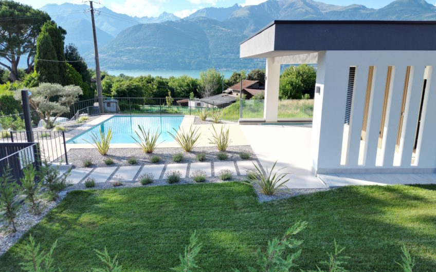 Nuova villa moderna vista lago con piscina