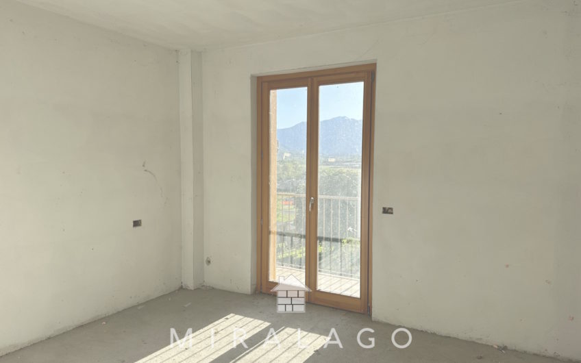 DUBINO Villetta con giardino e due box!