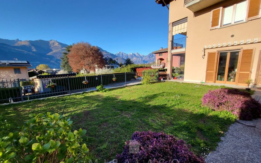 COLICO Trilocale con giardino, taverna e box