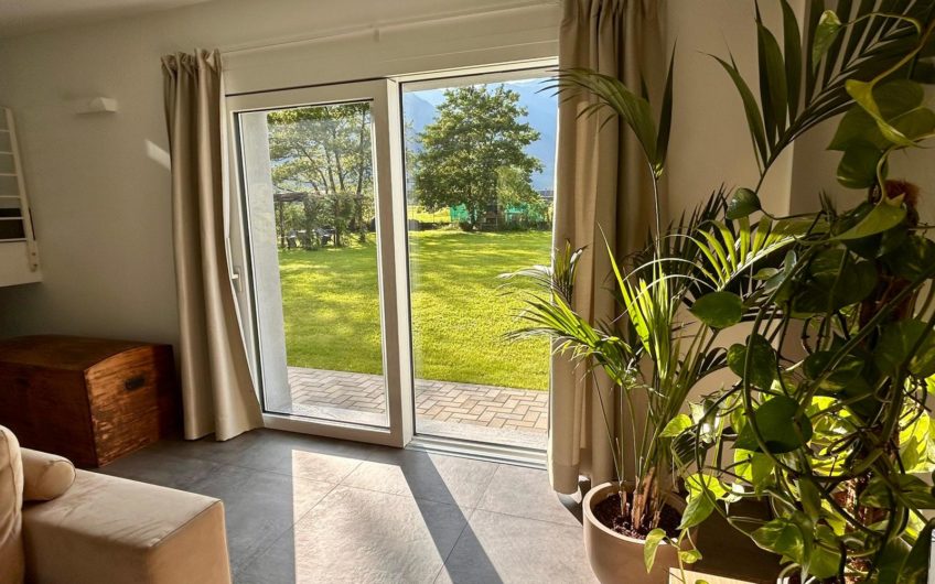 CHIAVENNA Moderna villa indipendente con grande giardino