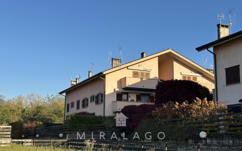 COLICO centro, trilocale con box