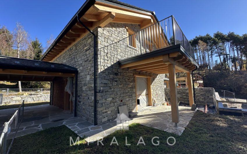 POIRA Nuova villetta singola con giardino privato