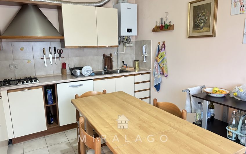COLICO centro, trilocale con box