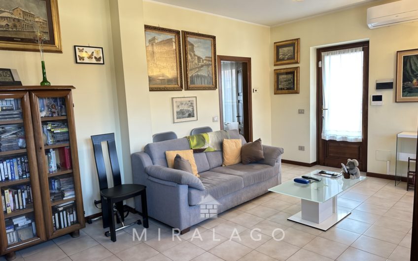 COLICO centro, trilocale con box