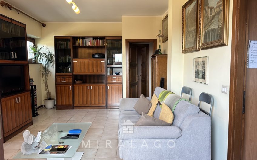 COLICO centro, trilocale con box