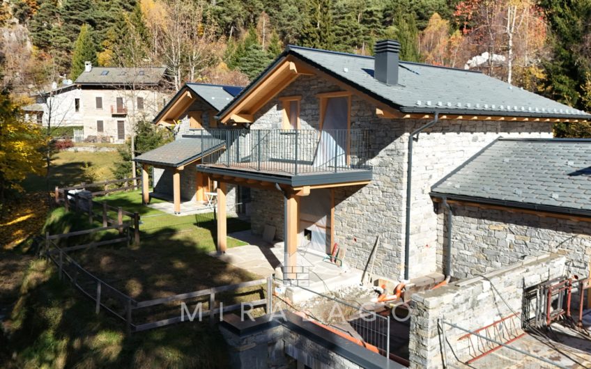 POIRA Nuova villetta singola con giardino privato