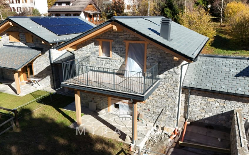 POIRA Nuova villetta singola con giardino privato