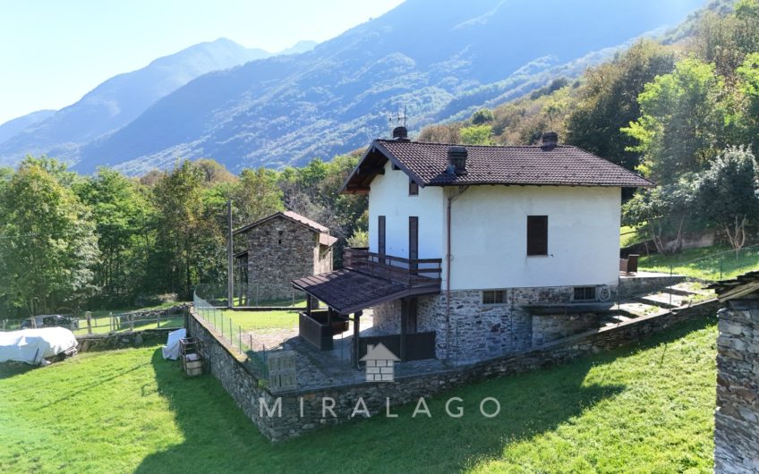 PIANTEDO Villetta indipendente con giardino
