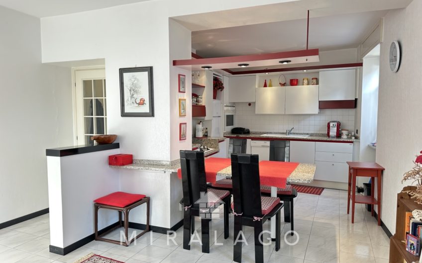 VESTRENO Casa vista lago con giardino