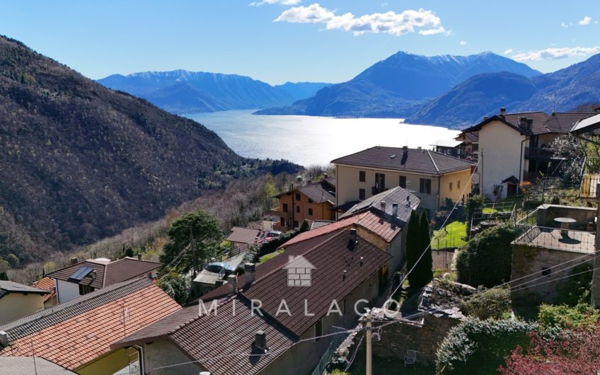 VESTRENO Casa vista lago con giardino
