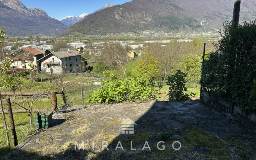 DELEBIO Casetta con terreno di 930mq