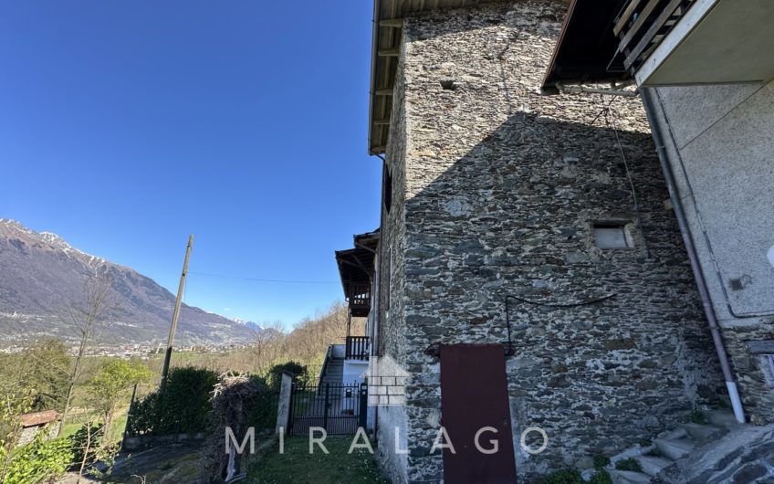 DELEBIO Casetta con terreno di 930mq
