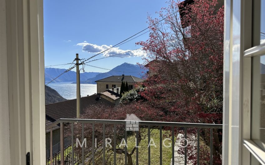 VESTRENO Casa vista lago con giardino