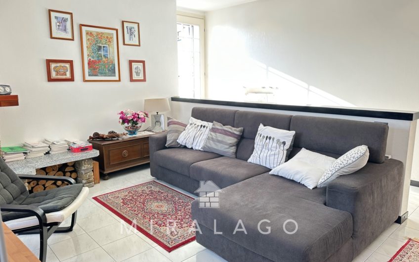 VESTRENO Casa vista lago con giardino