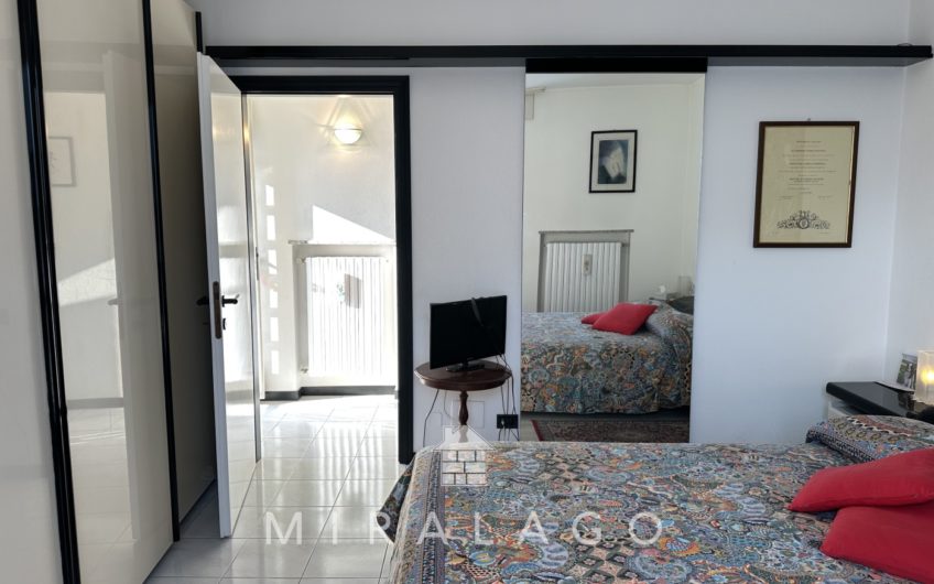 VESTRENO Casa vista lago con giardino