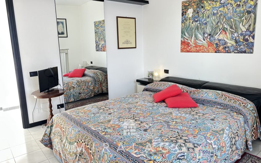 VESTRENO Casa vista lago con giardino