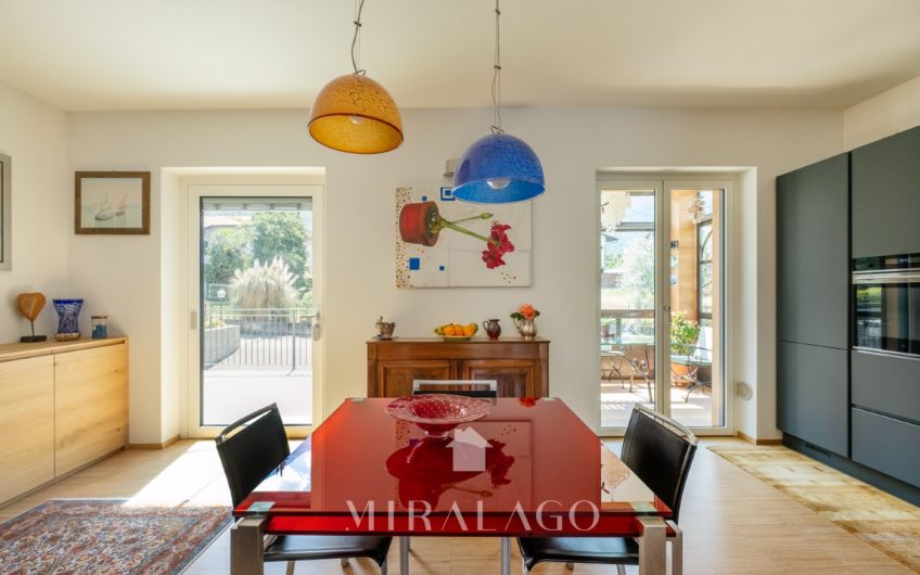 COLICO Villa indipendente a 300mt dal lago