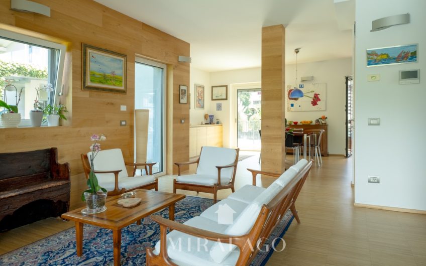 COLICO Villa indipendente a 300mt dal lago