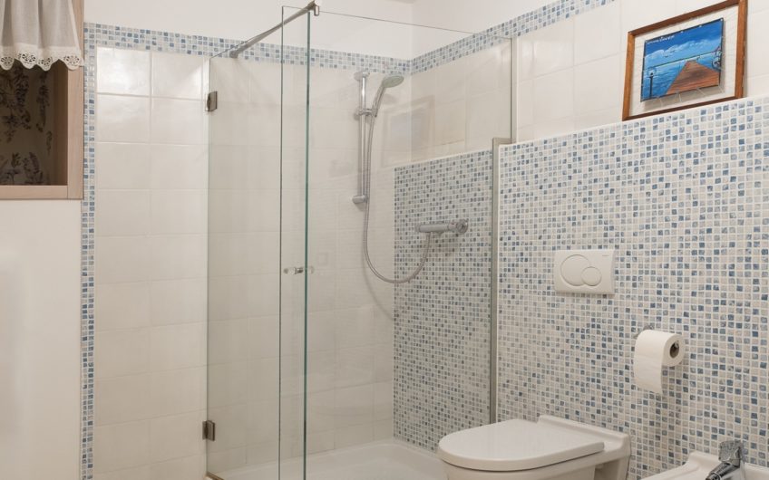 COLICO Villa indipendente a 300mt dal lago