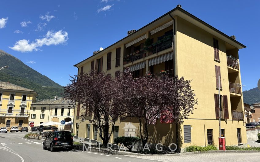 MORBEGNO Quadrilocale con terrazzi e box