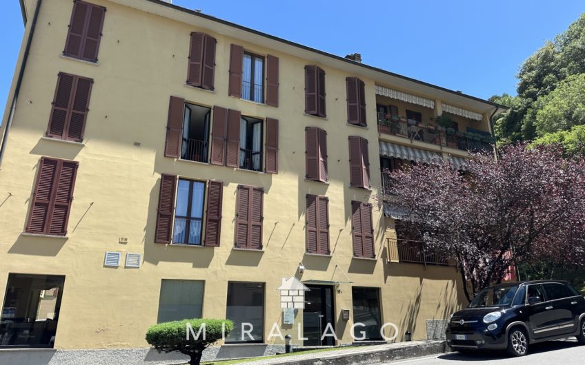 MORBEGNO Quadrilocale con terrazzi e box
