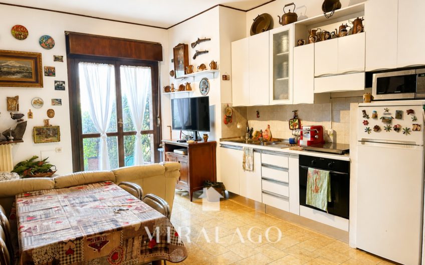 BELLANO Trilocale con terrazza di 120mq vista lago