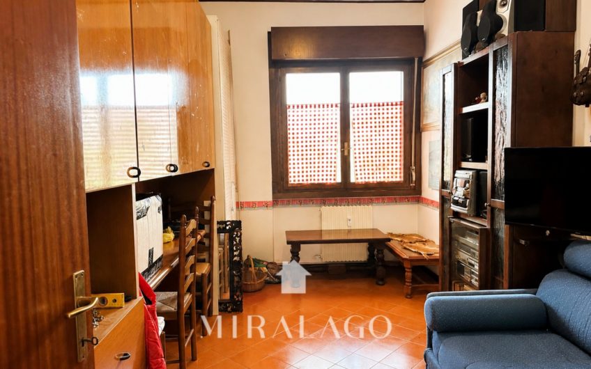 BELLANO Trilocale con terrazza di 120mq vista lago