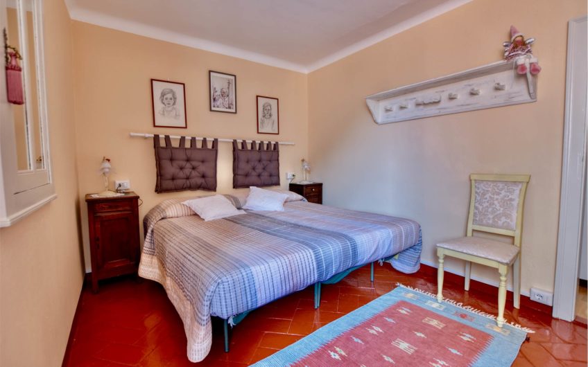 CLAINO CON OSTENO Casa indipendente nel Borgo storico