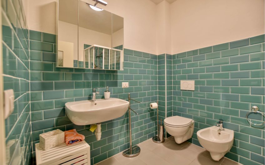 CLAINO CON OSTENO Casa indipendente nel Borgo storico