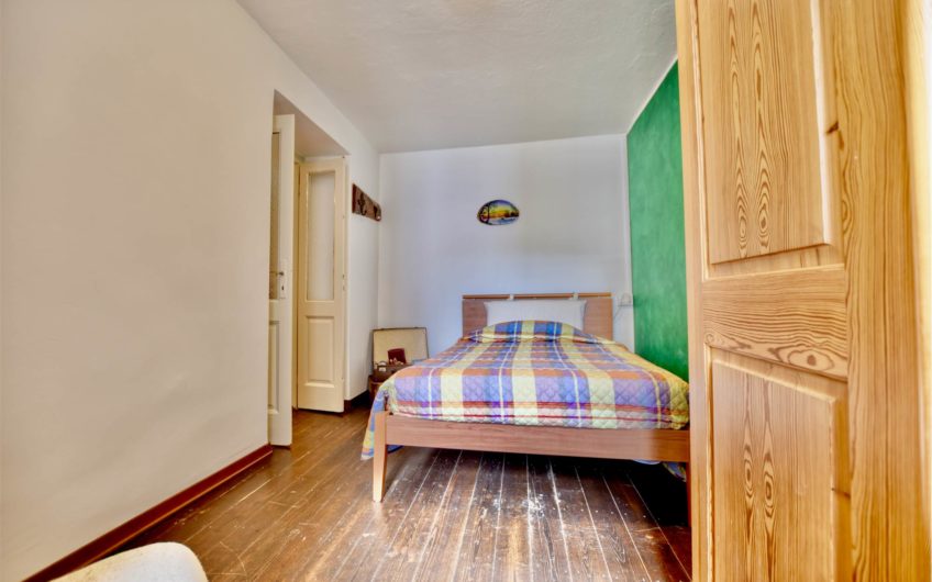 CLAINO CON OSTENO Casa indipendente nel Borgo storico