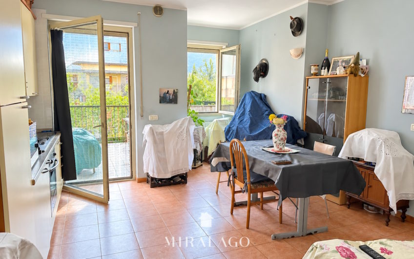 MORBEGNO Bilocale con grande terrazza, box e cantina