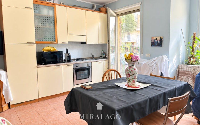 MORBEGNO Bilocale con grande terrazza, box e cantina