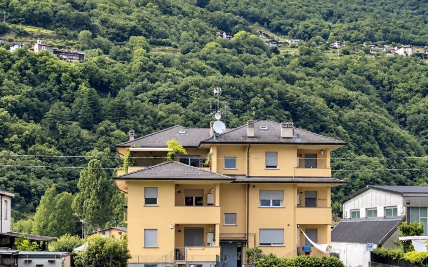 MORBEGNO Bilocale con grande terrazza, box e cantina