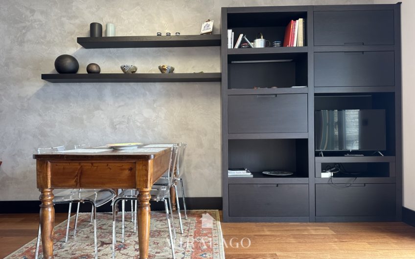 DERVIO Trilocale con terrazza vista lago e box