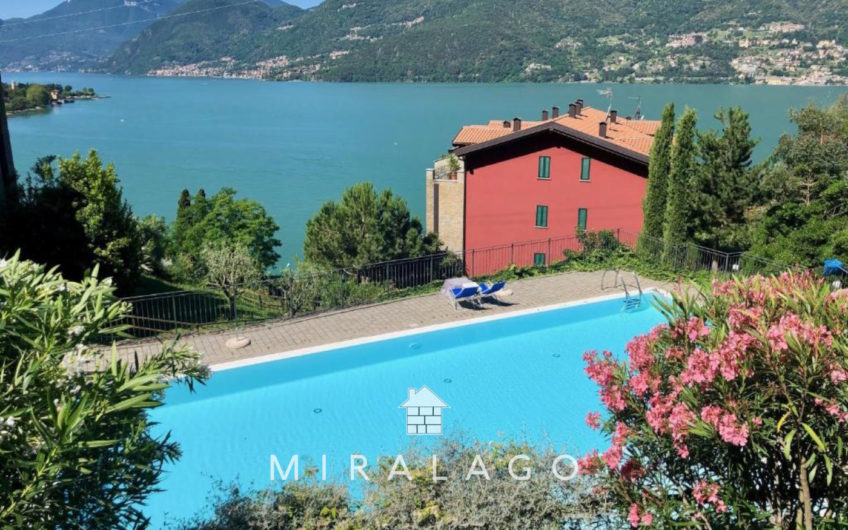 DERVIO Trilocale con terrazza vista lago e box